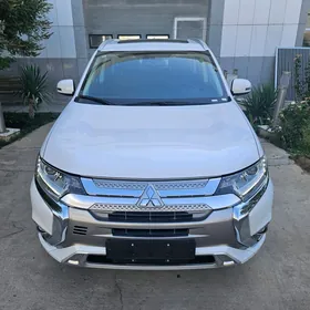 Mitsubishi Outlander 2023