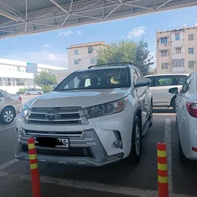 Toyota Highlander 2019