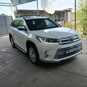 Toyota Highlander 2018