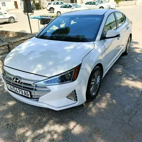 Hyundai Elantra 2020