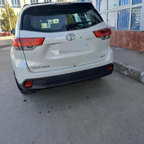Toyota Highlander 2018
