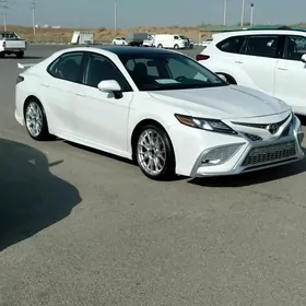 Toyota Camry 2022