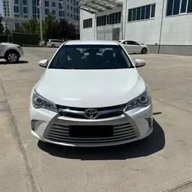 Toyota Camry 2015