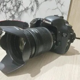 Canon 7 D
