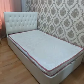 КРОВАТЬ ПРОДАЁТСЯ