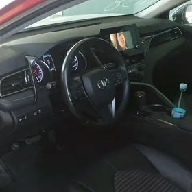 Toyota Camry 2021