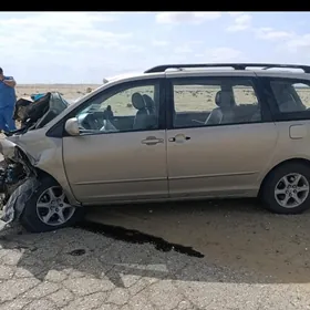 Toyota Sienna 2004