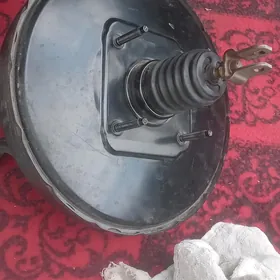 Тормозной вакуум Тайота Авалон