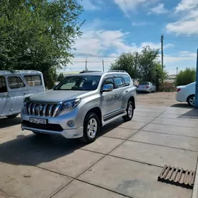 Toyota Land Cruiser Prado 2010
