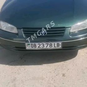 Toyota Camry 1999