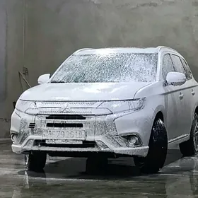 Mitsubishi Outlander 2022