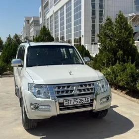 Mitsubishi Pajero 2016