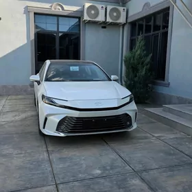 Toyota Camry 2025