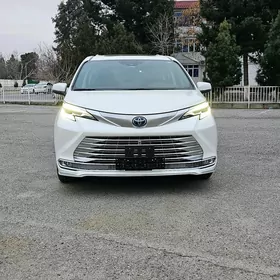 Toyota Sienna 2022