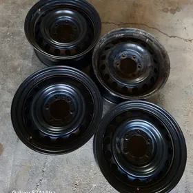HILUX  R17