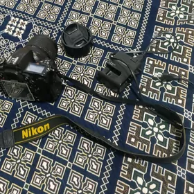 Nikon D 7000
