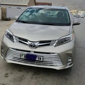 Toyota Sienna 2016