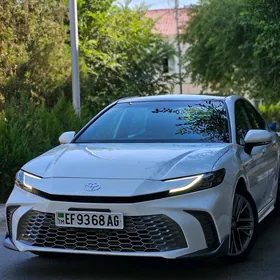 Toyota Camry 2025