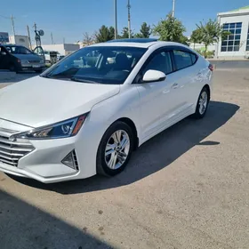 Hyundai Elantra 2020
