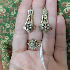 Gyzyl kamplekt