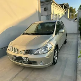 Nissan Tiida 2008