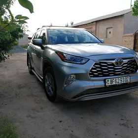 Toyota Highlander 2020