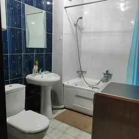 Продаю 2х в три 8 мкр. 73м2