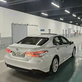 Toyota Camry 2021