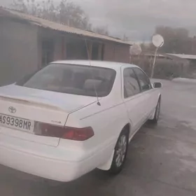Toyota Camry 2001