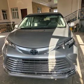 Toyota Sienna 2022