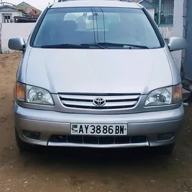 Toyota Sienna 2003