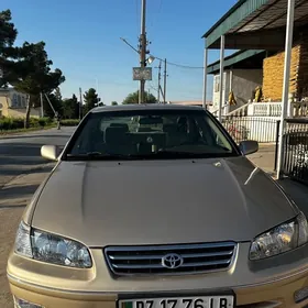 Toyota Camry 2000