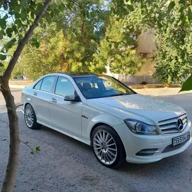 Mercedes-Benz C300 2011