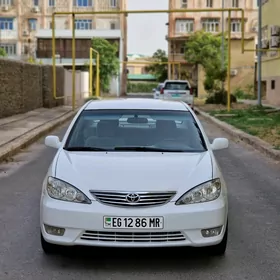 Toyota Camry 2004