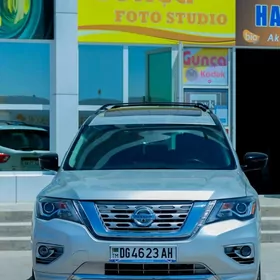 Nissan Pathfinder 2020