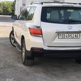 Toyota Highlander 2013