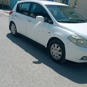 Nissan Tiida 2006