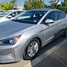 Hyundai Elantra 2020