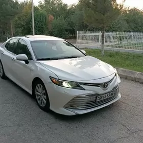 Toyota Camry 2018