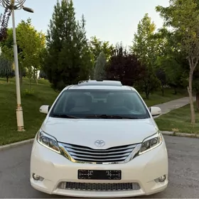 Toyota Sienna 2016