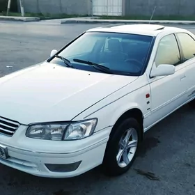 Toyota Camry 2000