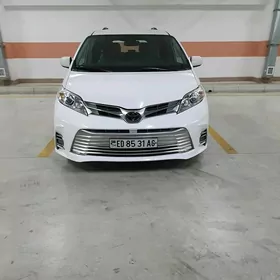 Toyota Sienna 2020