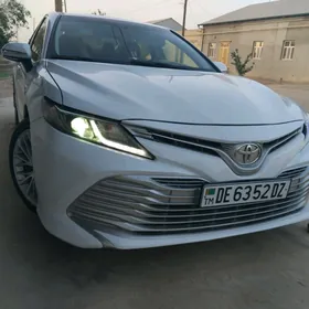 Toyota Camry 2019