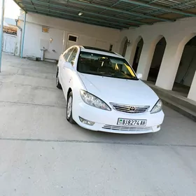 Toyota Camry 2004