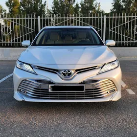 Toyota Camry 2020