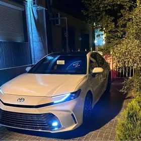 Toyota Camry 2025