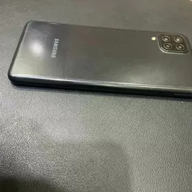 Samsung A12