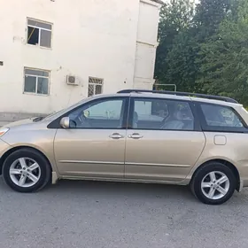 Toyota Sienna 2004