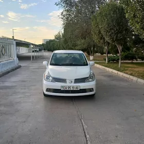 Nissan Versa 2011