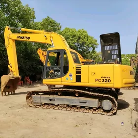 Komatsu PC2000-8 2003